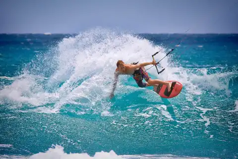 Kite-surfing.jpg